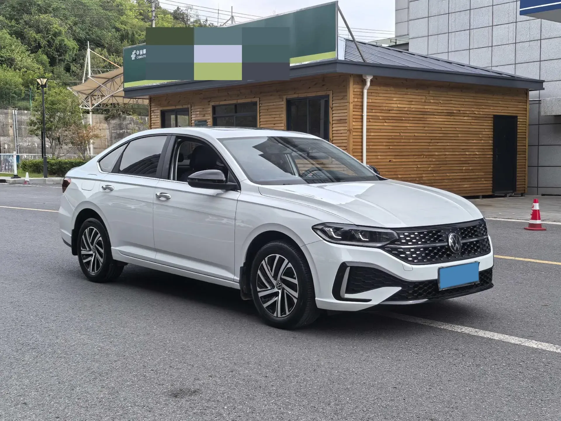 2023 VOLKSWAGEN LAVIDA thumbnail 3