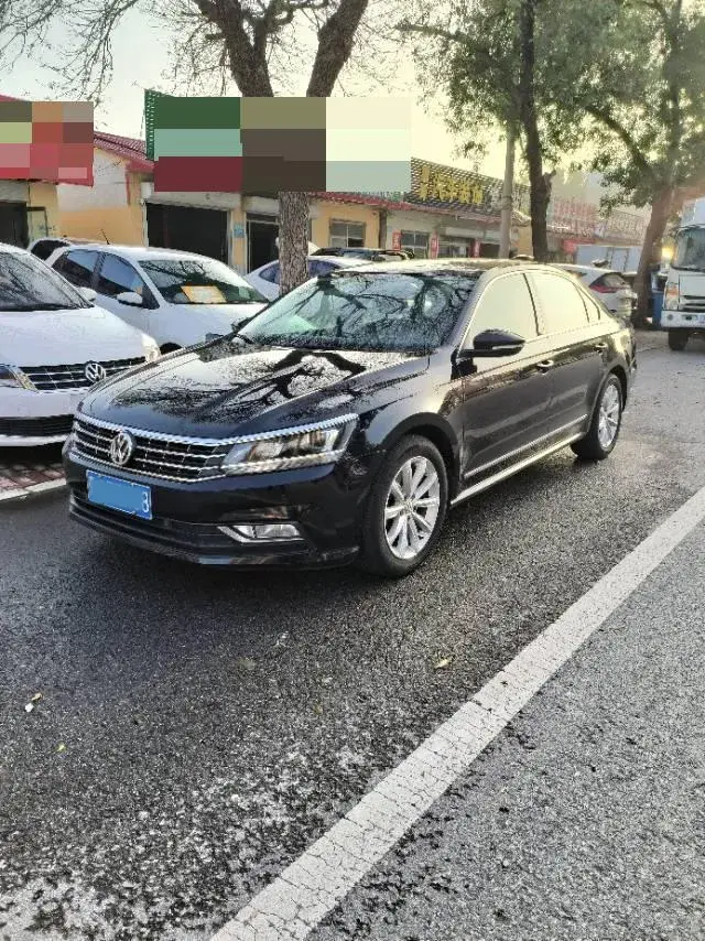 2017 VOLKSWAGEN PASSAT view 1