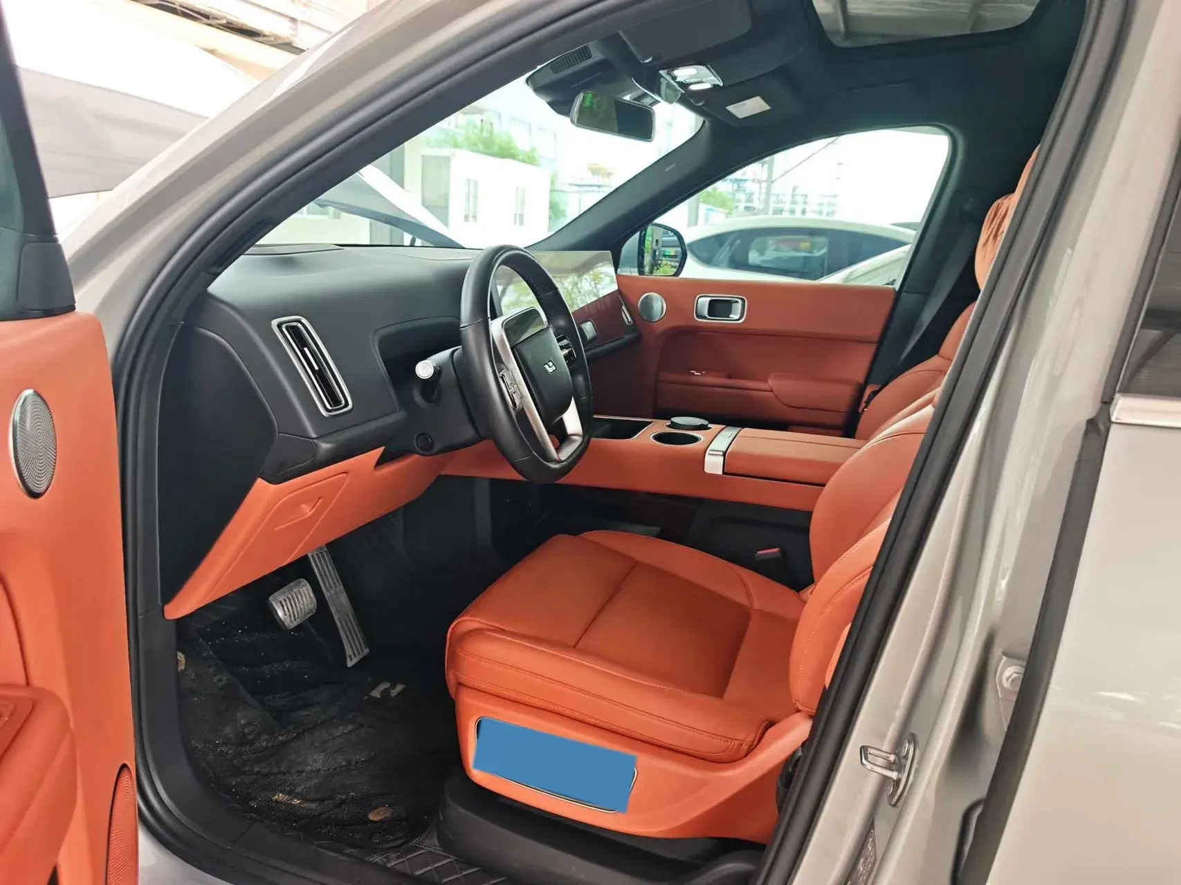 2023 LI L8 thumbnail 2