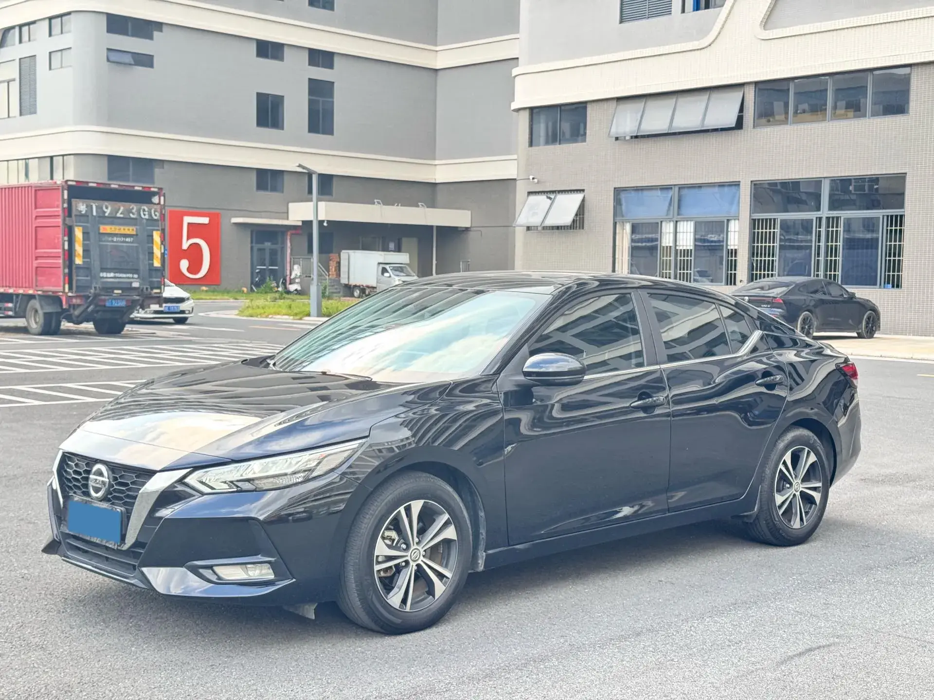2022 NISSAN SYLPHY view 1
