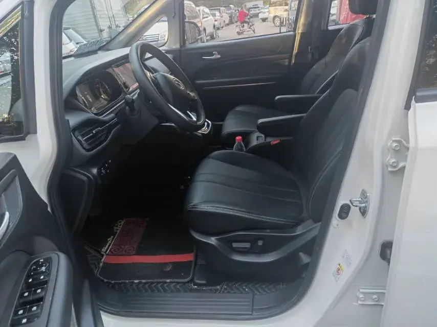 2021 GAC TRUMPCHI thumbnail 4