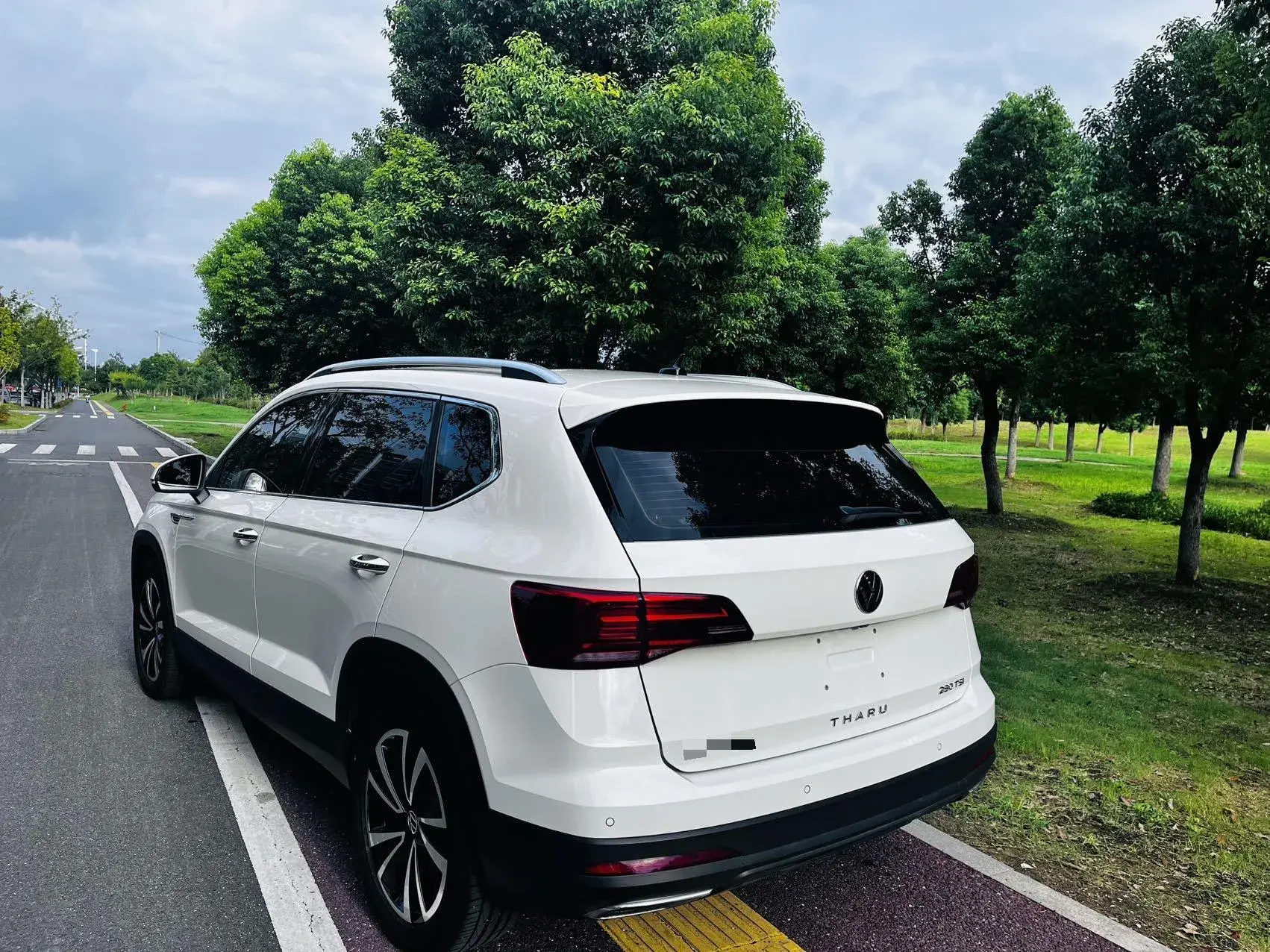 2022 VOLKSWAGEN THARU thumbnail 4