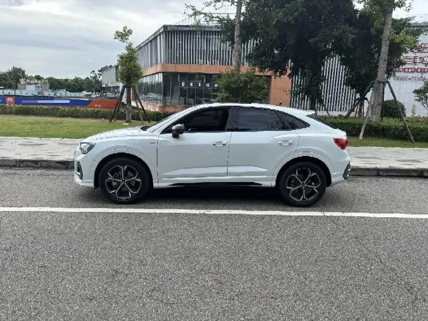 2023 AUDI Q3 thumbnail 2