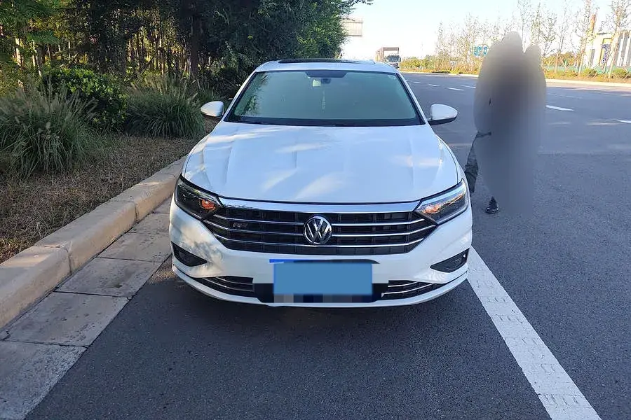 2021 VOLKSWAGEN SAGITAR thumbnail 2