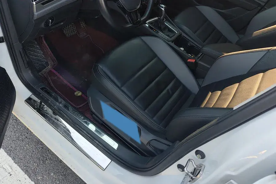 2021 VOLKSWAGEN SAGITAR thumbnail 3