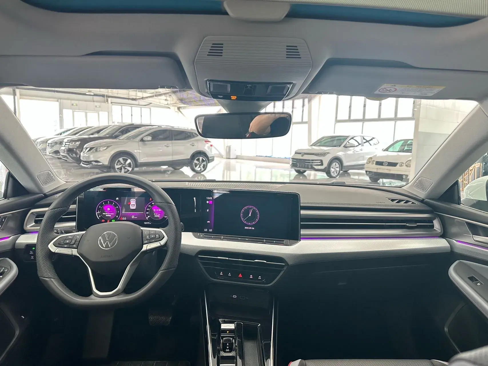 2025 VOLKSWAGEN LAMANDO thumbnail 3