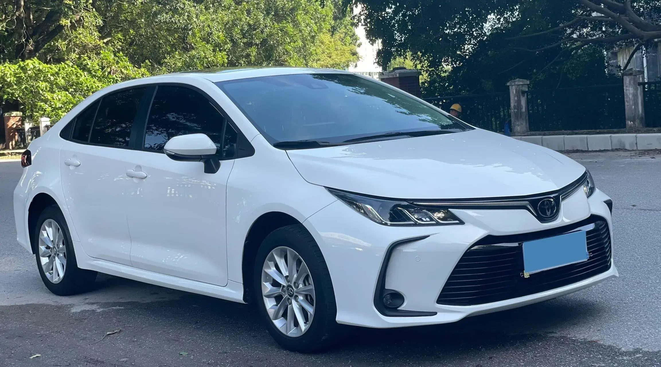 2021 TOYOTA COROLLA thumbnail 3
