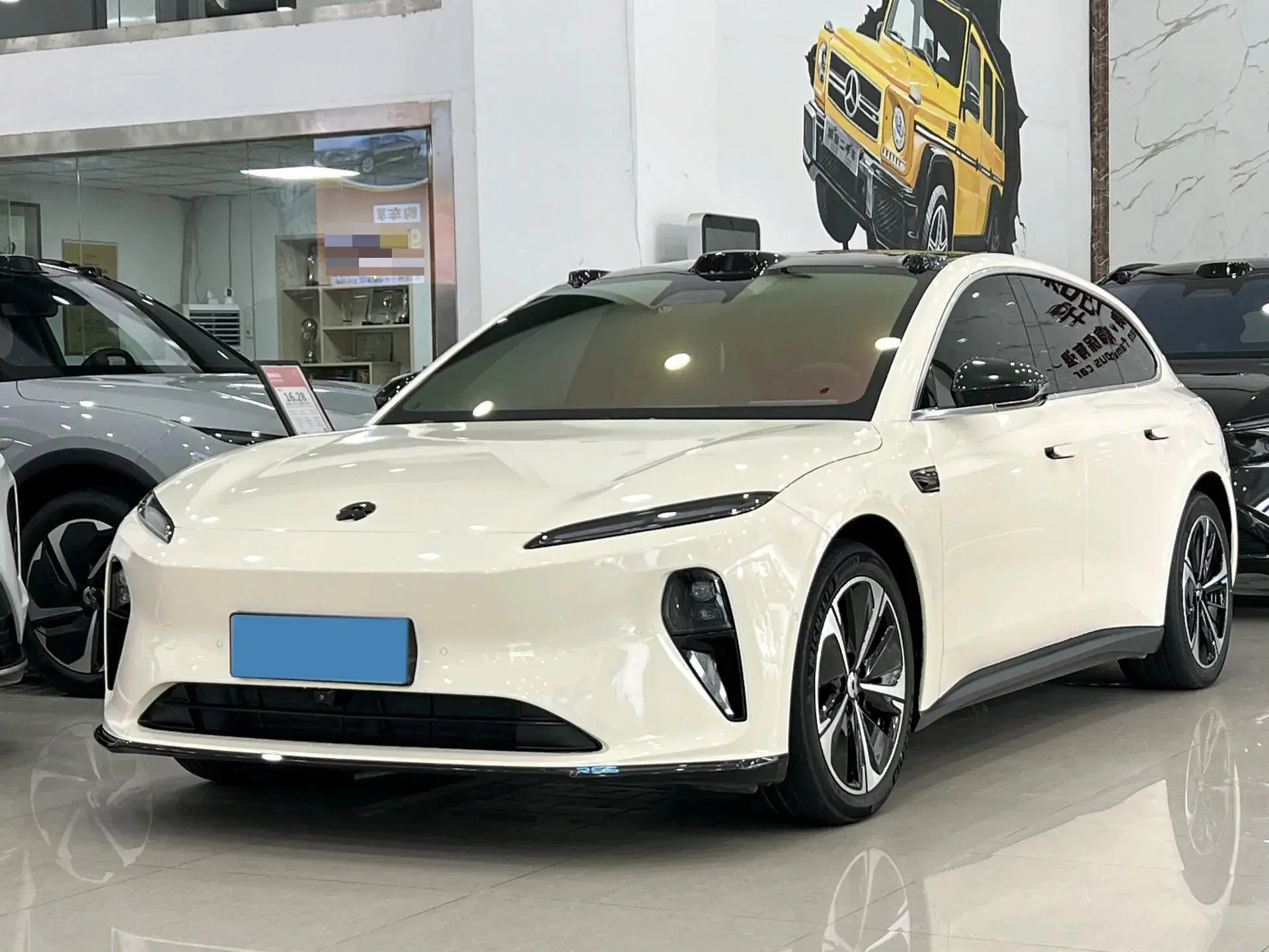 2023 NIO ET5T view 1