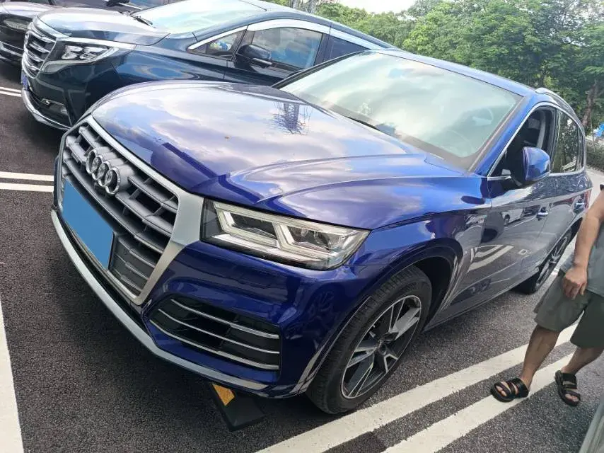 2020 AUDI Q5L view 1
