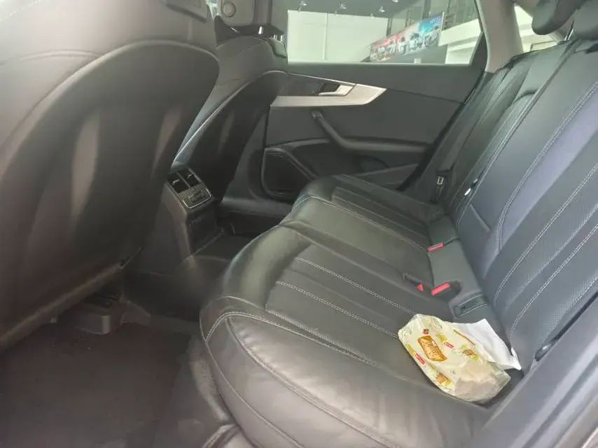 2020 AUDI A4L thumbnail 4