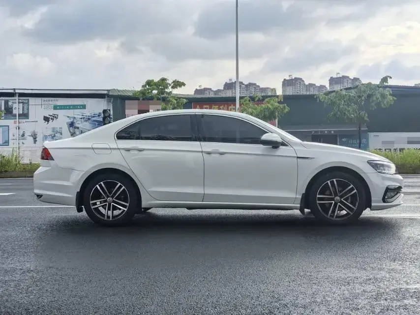 2019 VOLKSWAGEN LAMANDO thumbnail 3