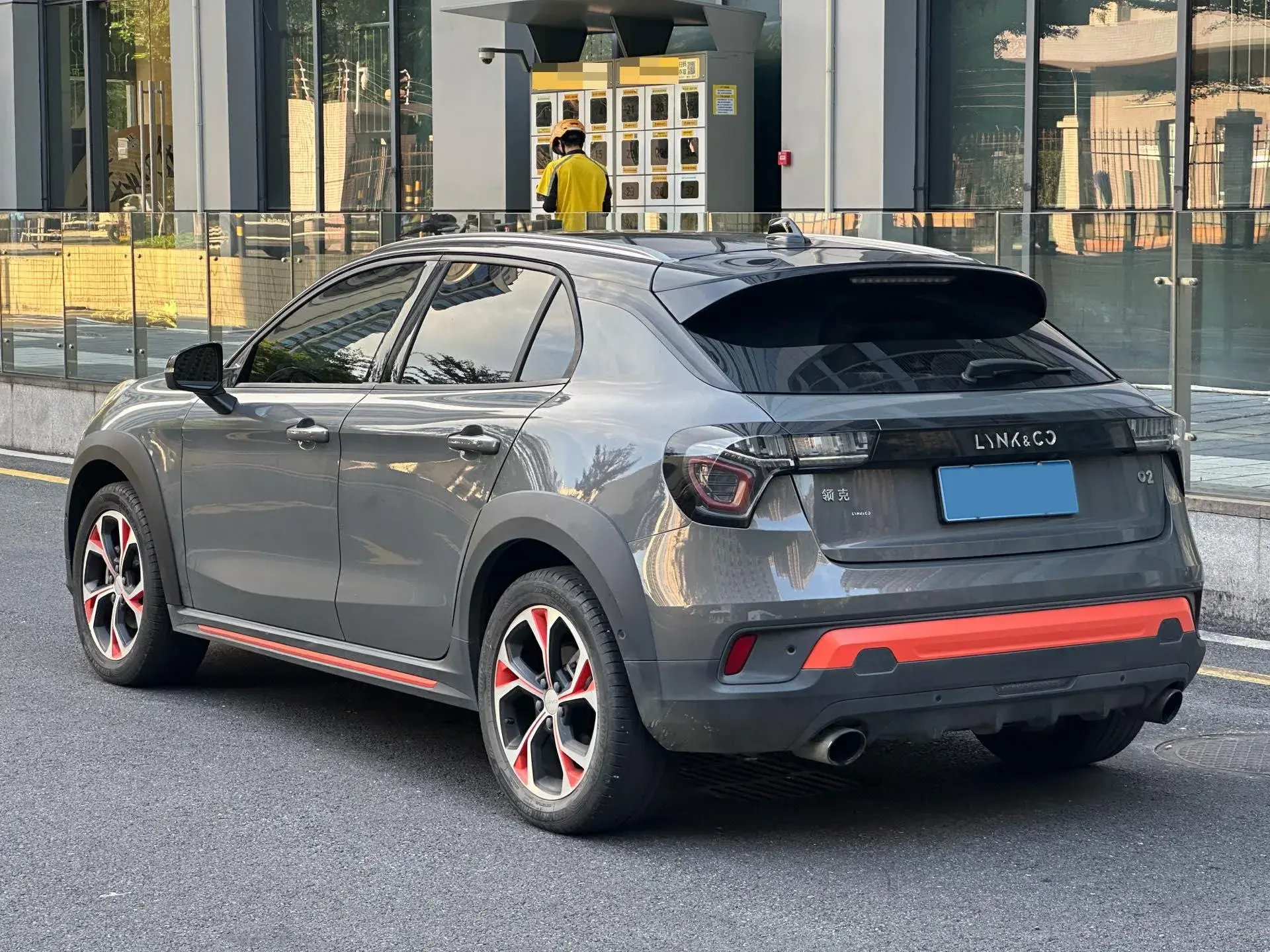 2018 LYNK&CO 02 thumbnail 3