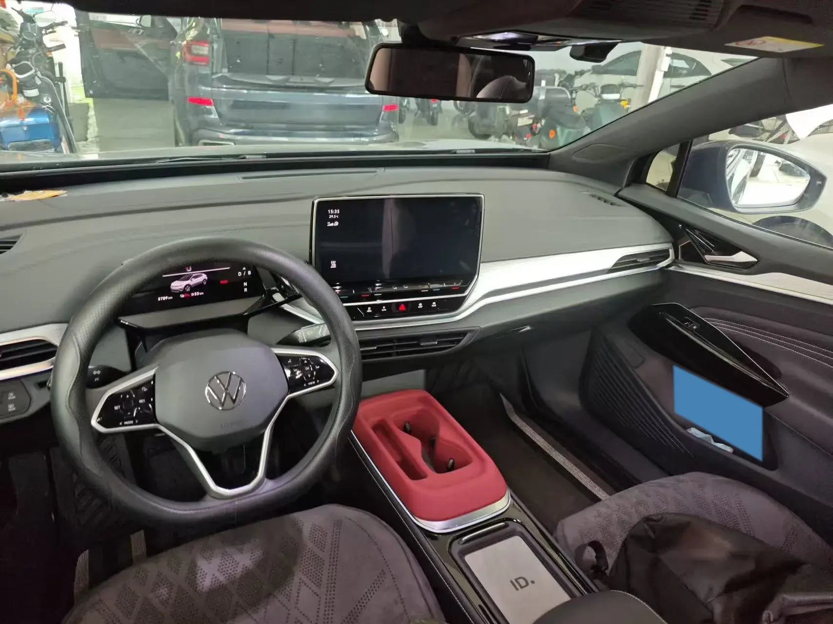 2024 VOLKSWAGEN ID.4 thumbnail 4