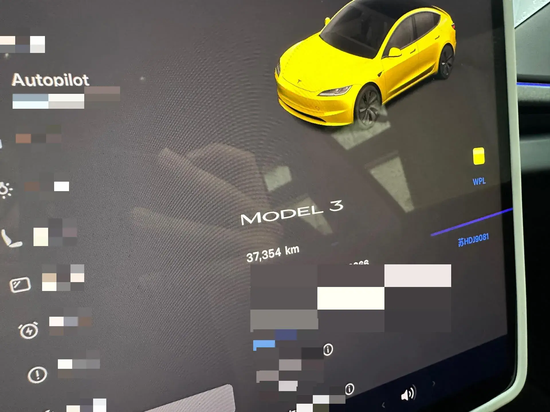 2023 TESLA MODEL thumbnail 2