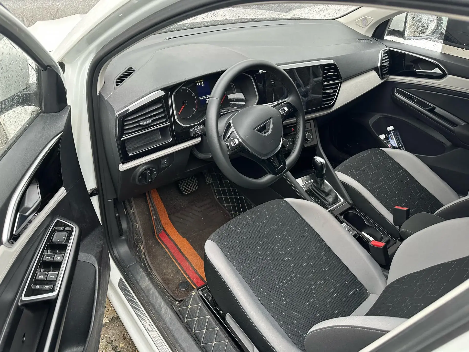 2023 JETTA VS5 thumbnail 3