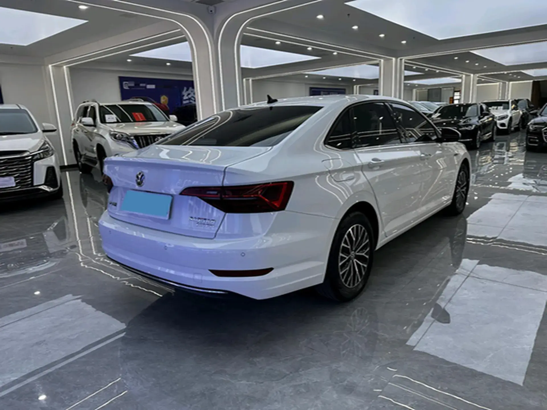 2020 VOLKSWAGEN SAGITAR thumbnail 4