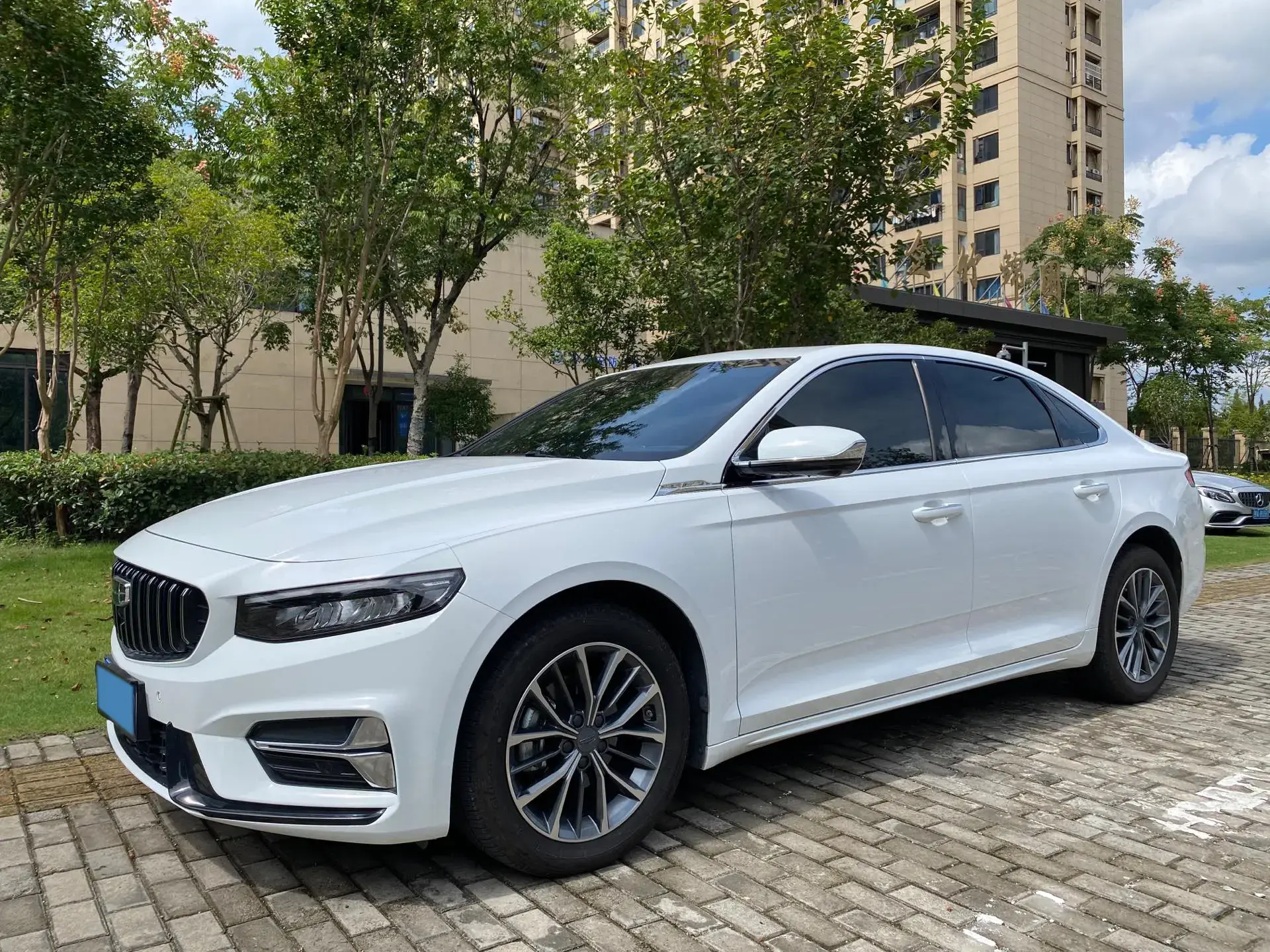 2023 GEELY PREFACE view 1