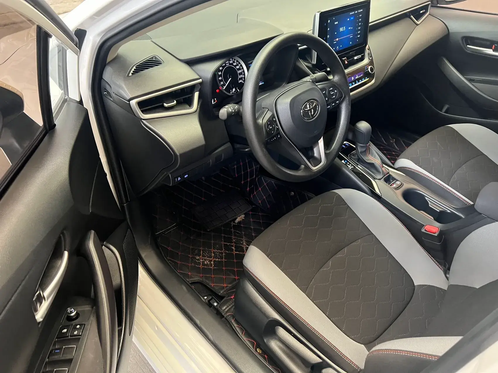 2021 TOYOTA COROLLA thumbnail 3