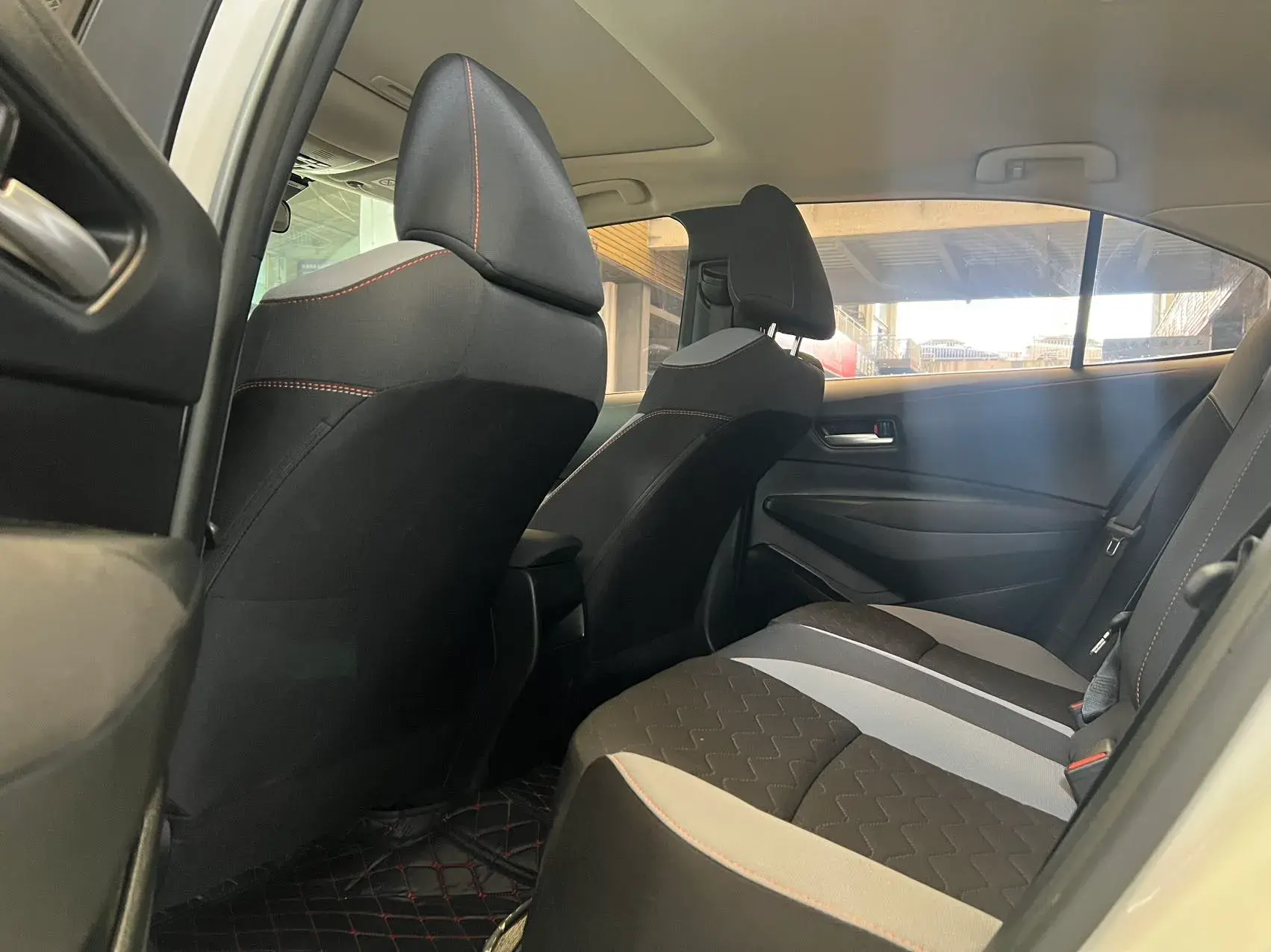 2021 TOYOTA COROLLA thumbnail 4