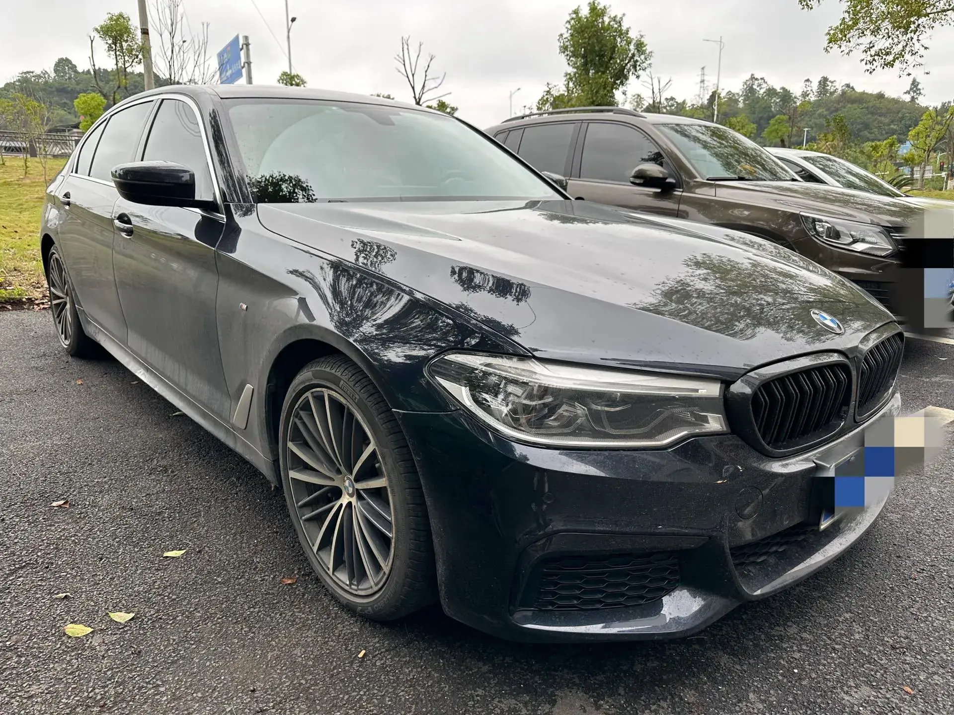 2020 BMW 5 thumbnail 4