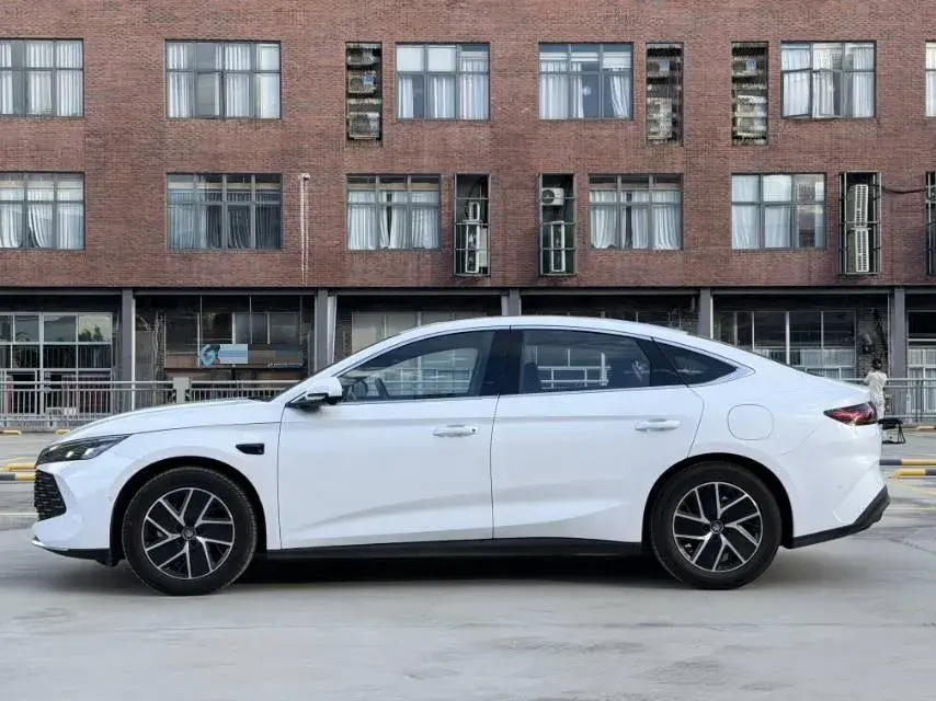 2025 BYD QINL thumbnail 3