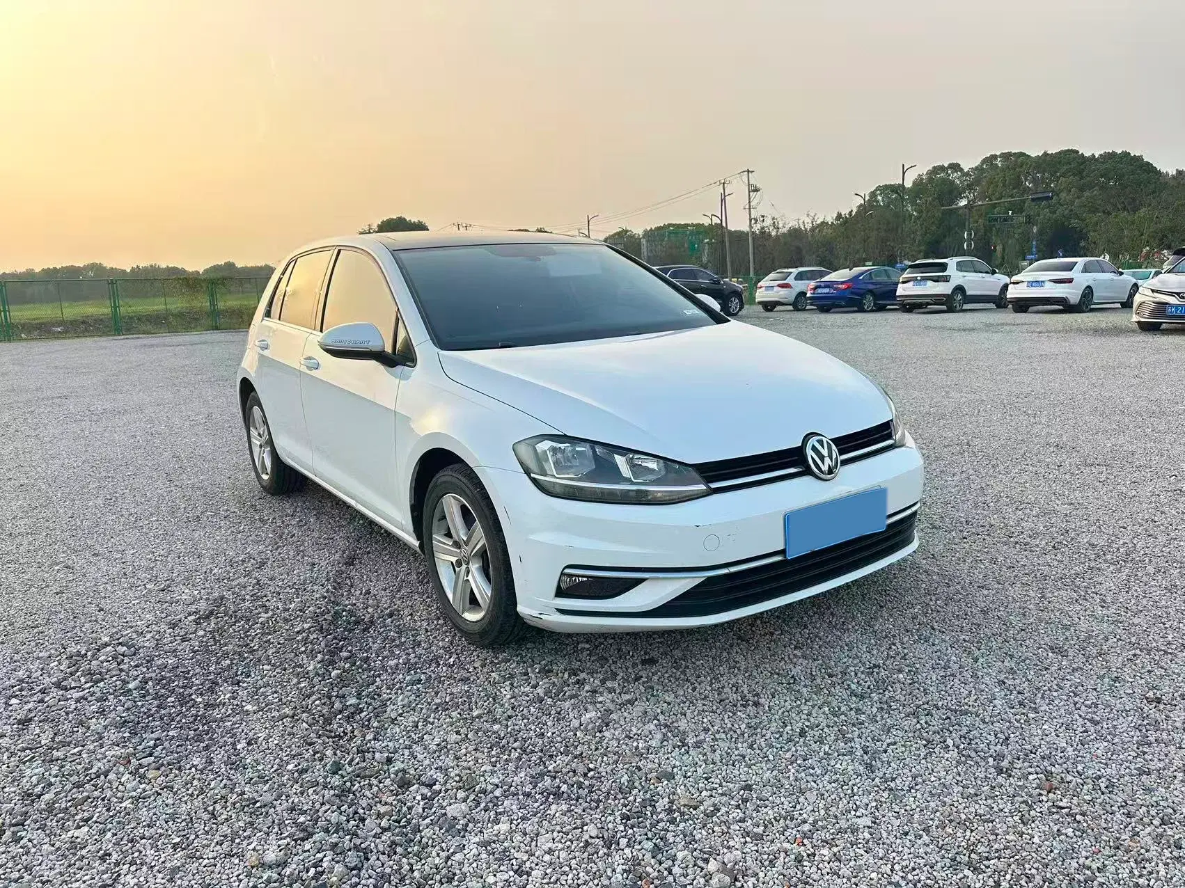 2018 VOLKSWAGEN GOLF thumbnail 3