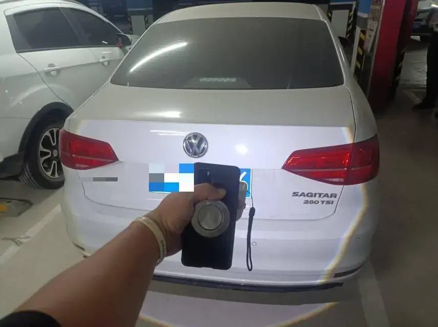 2018 VOLKSWAGEN SAGITAR thumbnail 3