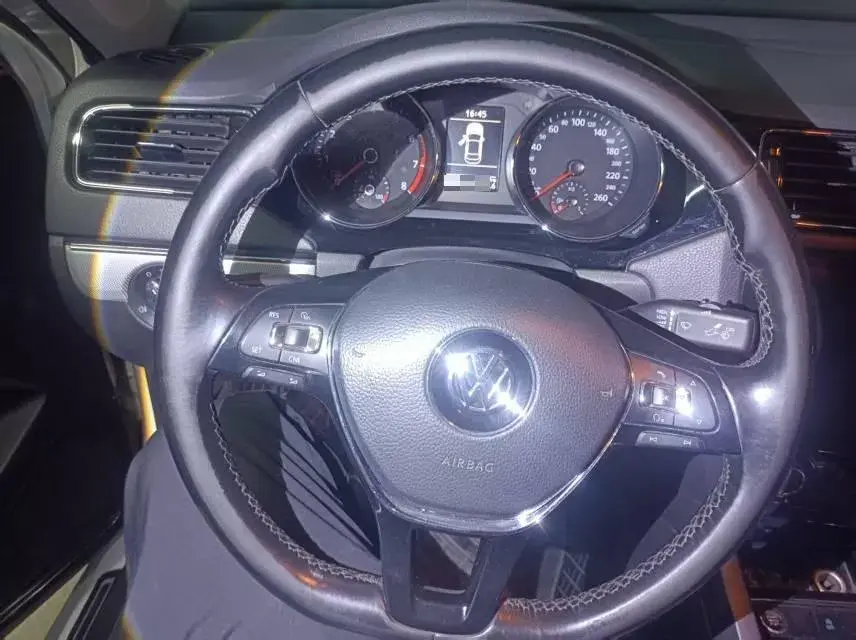 2018 VOLKSWAGEN SAGITAR thumbnail 4