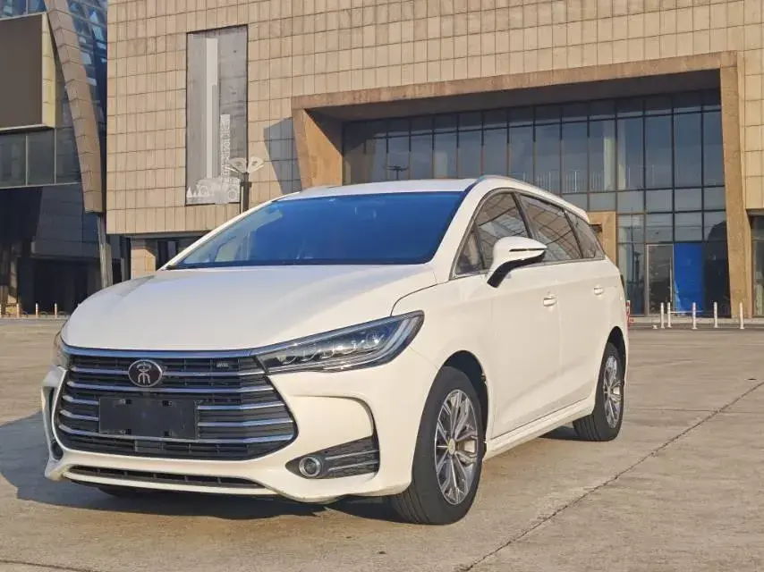 2019 BYD SONG view 1