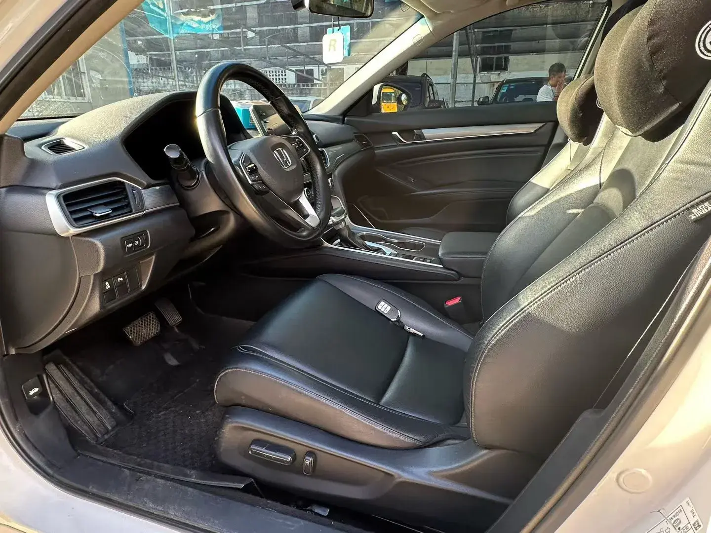 2018 HONDA ACCORD thumbnail 4