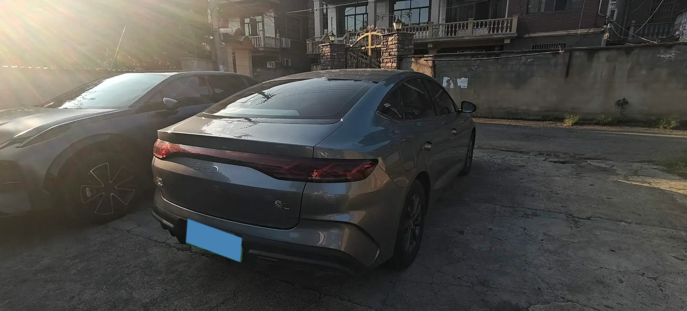 2024 BYD QINL thumbnail 3