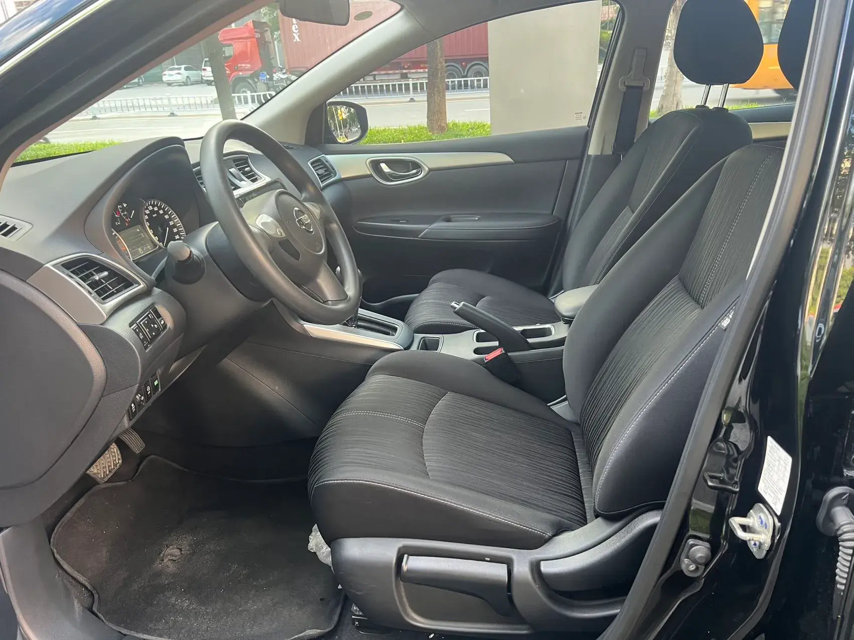 2024 NISSAN SYLPHY thumbnail 4