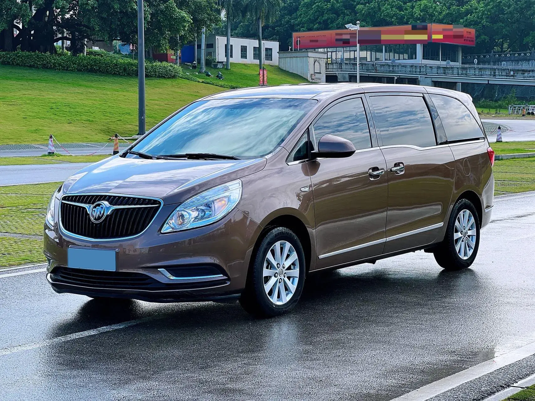 2018 BUICK GL8 view 1