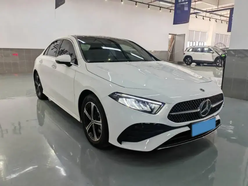 2023 MERCEDES-BENZ A thumbnail 3