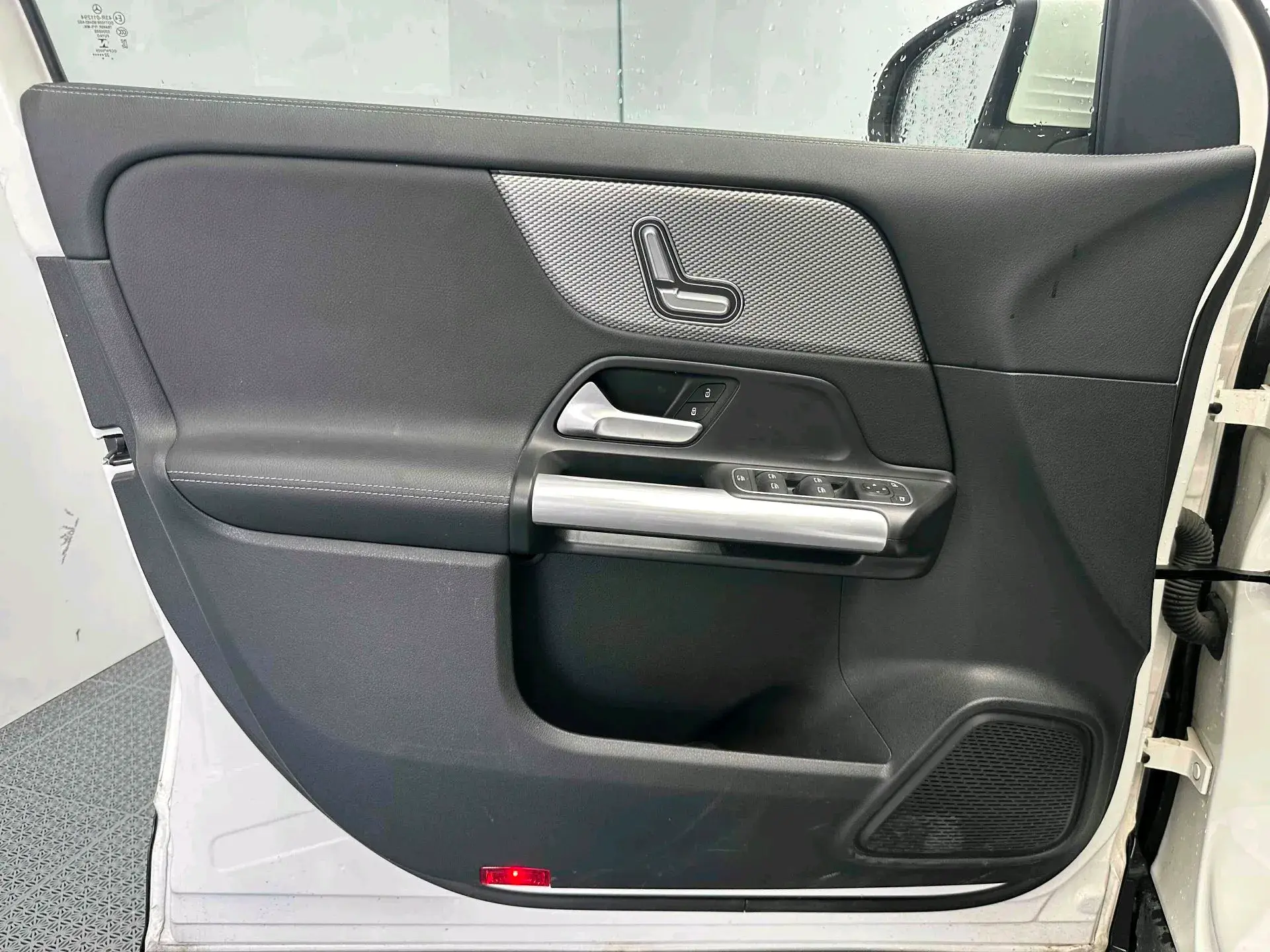 2023 MERCEDES-BENZ GLA thumbnail 4