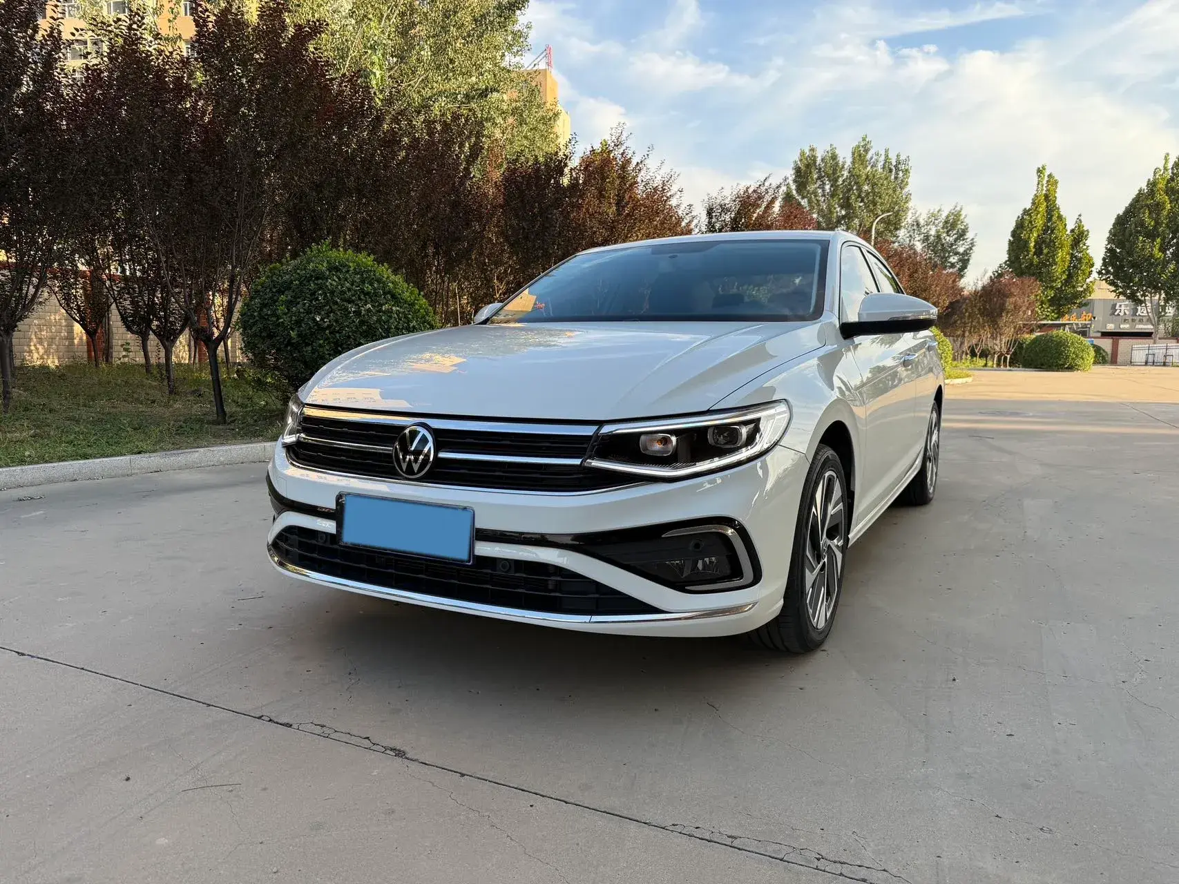 2023 VOLKSWAGEN BORA view 1