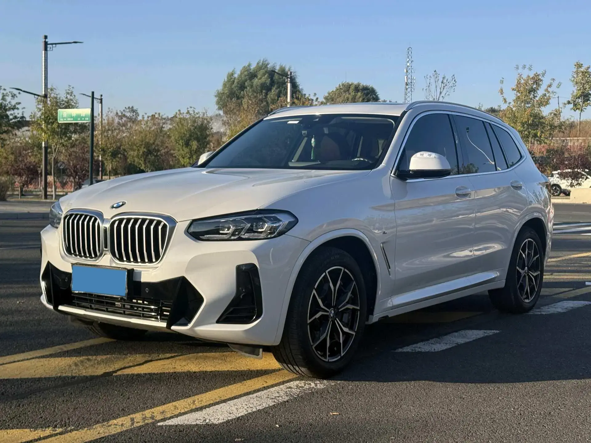 2022 BMW X3 view 1