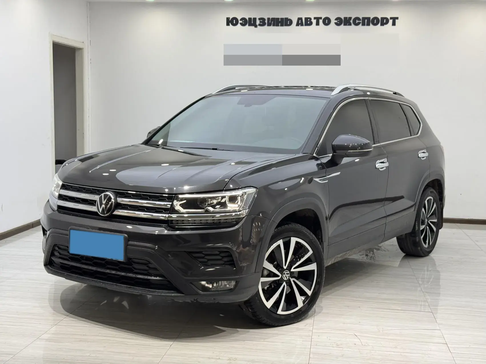 2021 VOLKSWAGEN THARU view 1