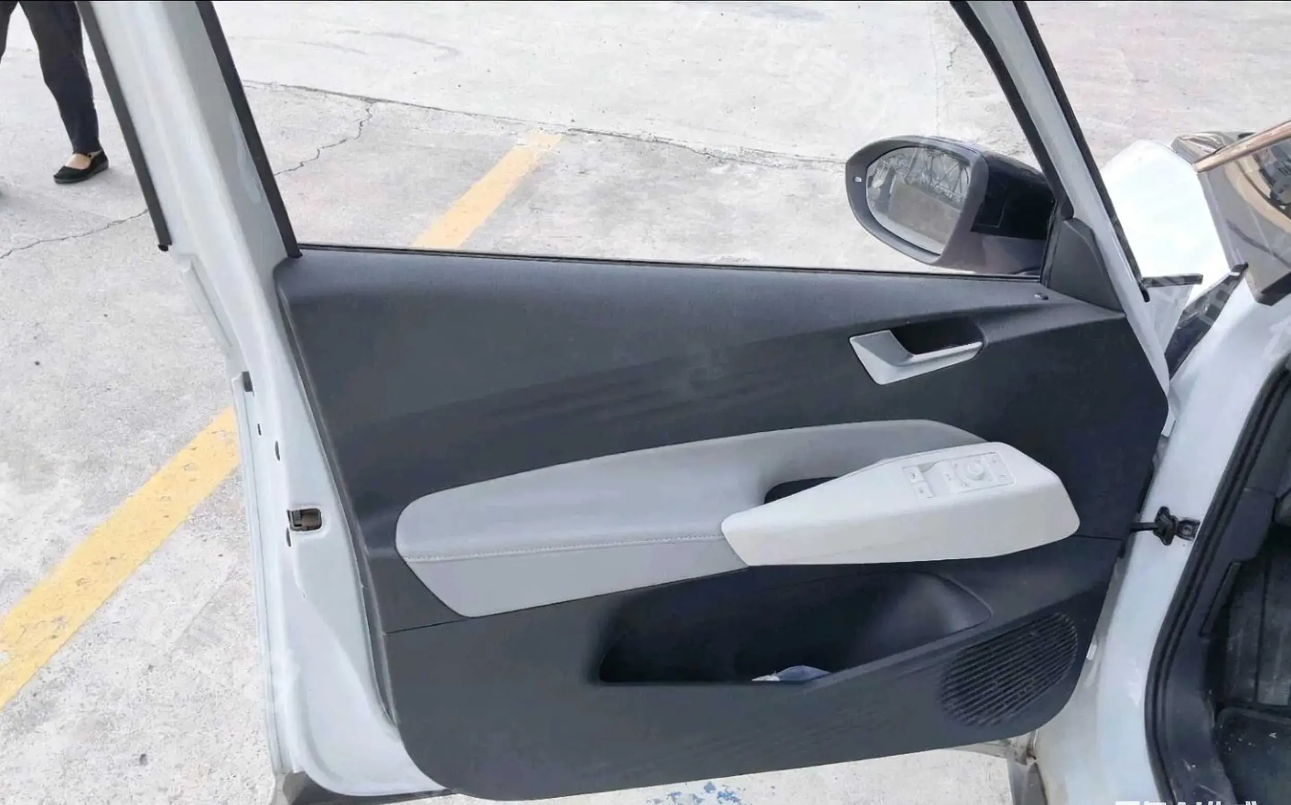 2022 VOLKSWAGEN ID.3 thumbnail 4