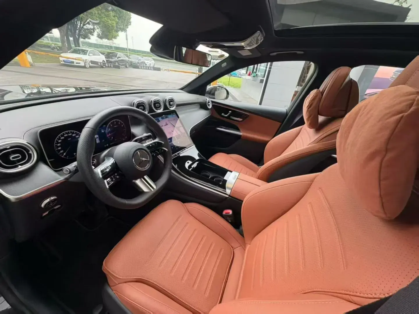 2025 MERCEDES-BENZ GLC thumbnail 4