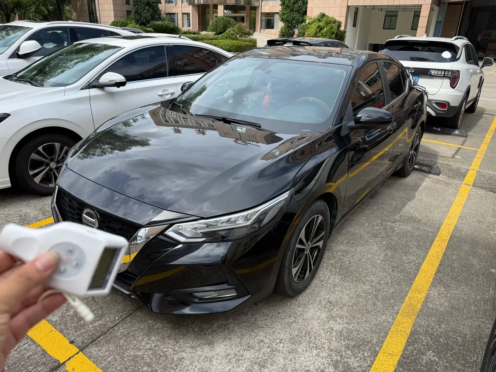 2022 NISSAN SYLPHY view 1