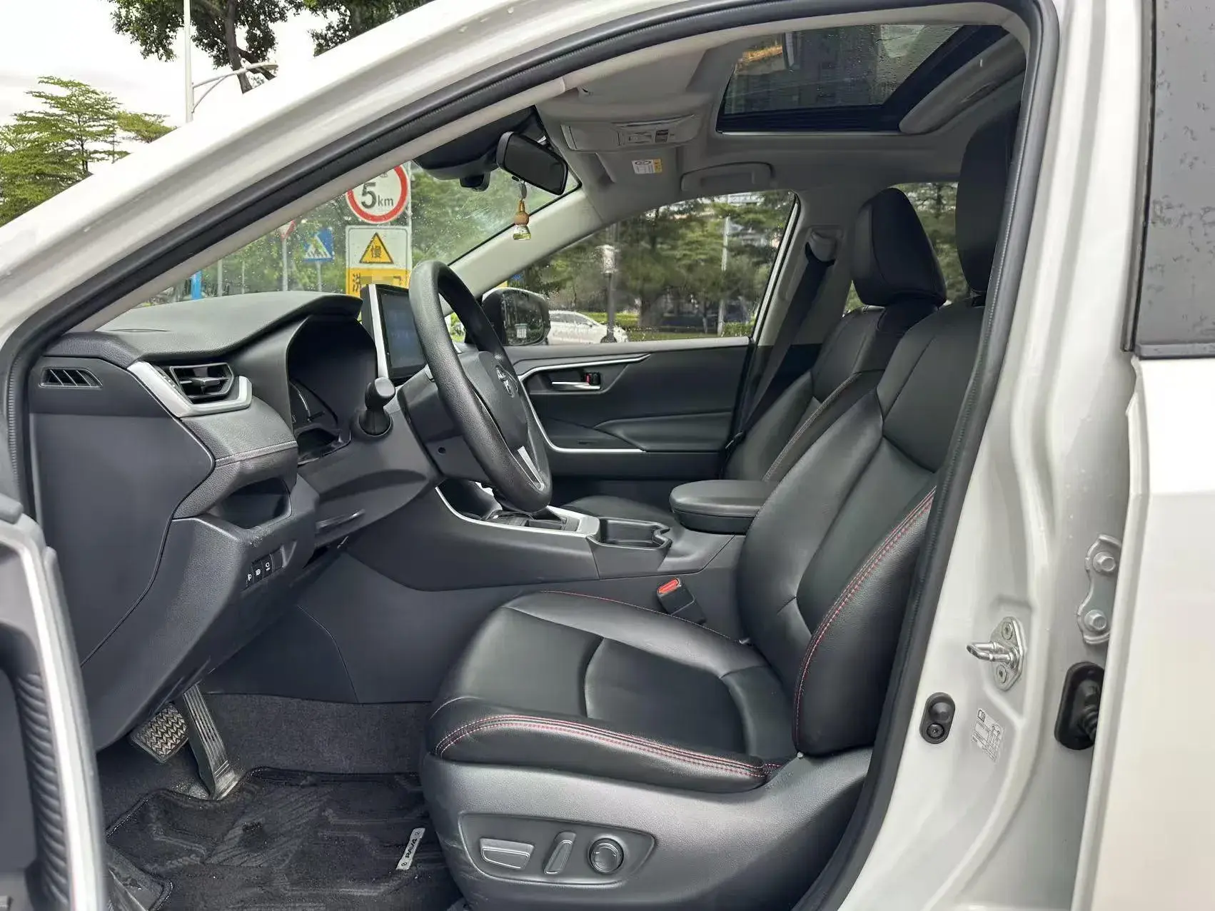 2022 TOYOTA RAV4 thumbnail 3