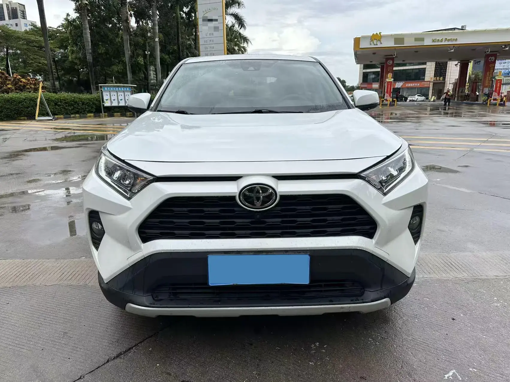 2022 TOYOTA RAV4 thumbnail 2