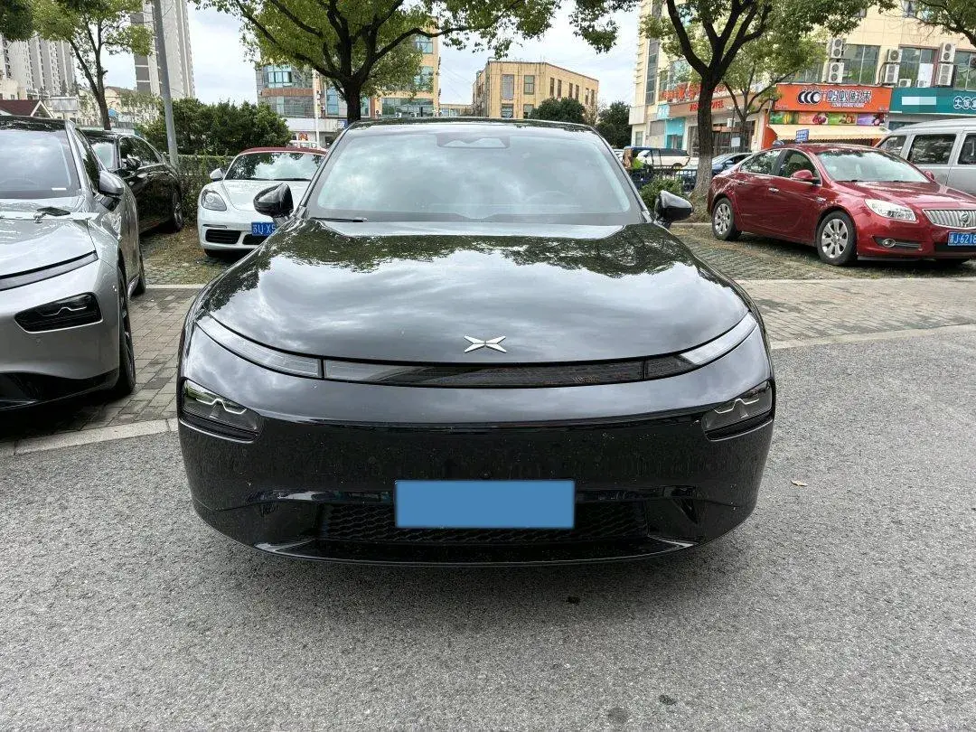 2022 XPENG P7 thumbnail 2