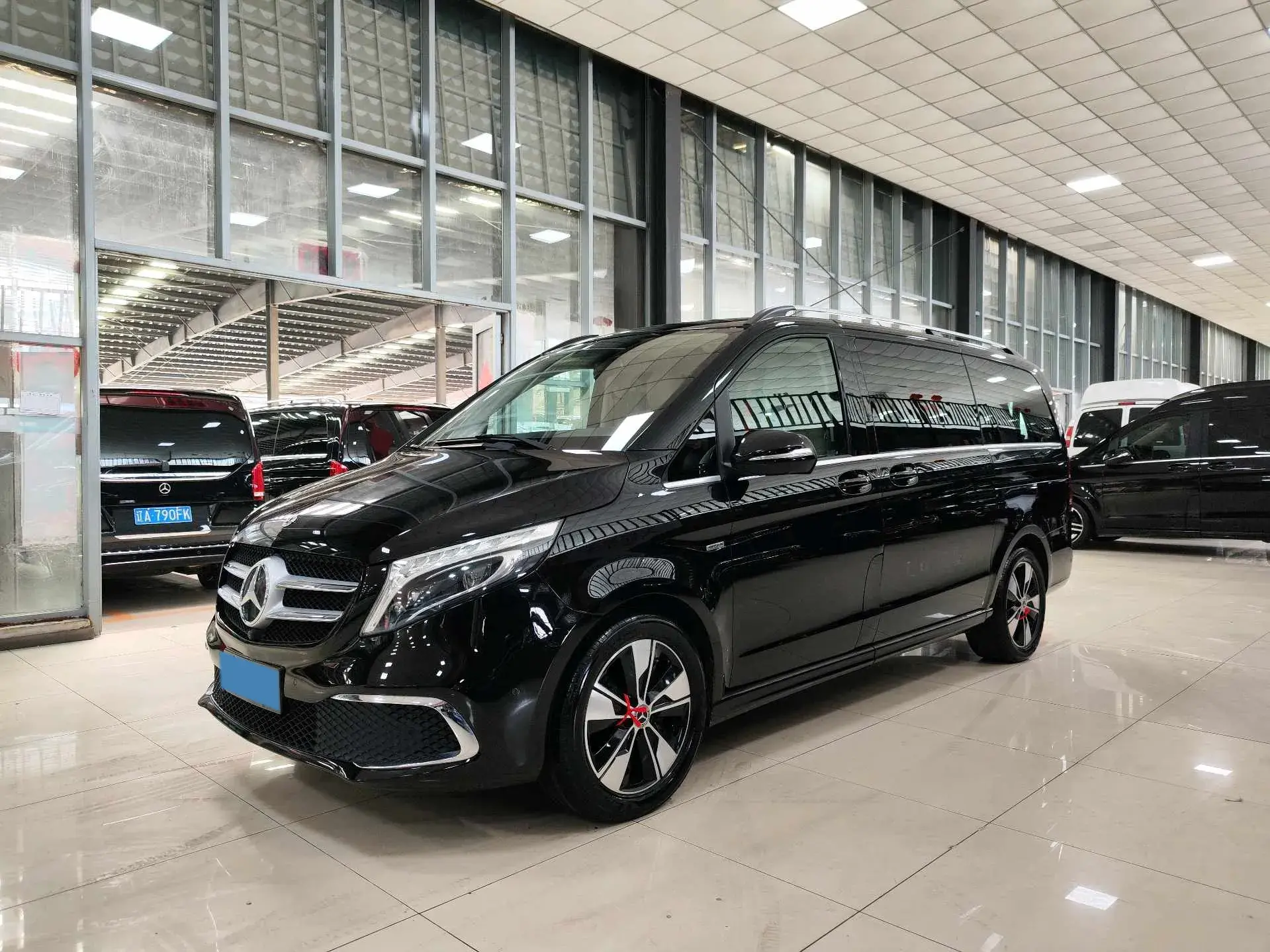 2020 MERCEDES-BENZ V view 1