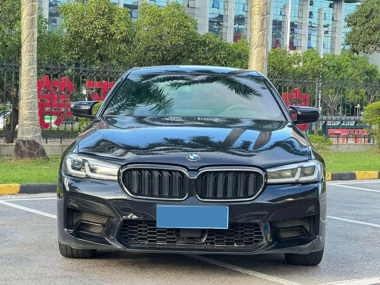 2021 BMW 5 thumbnail 2