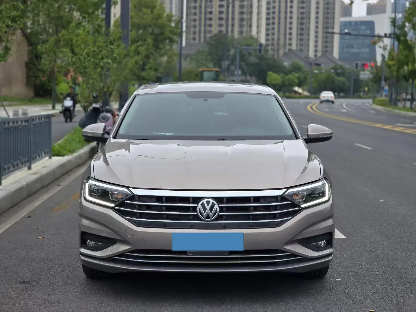 2020 VOLKSWAGEN SAGITAR thumbnail 2