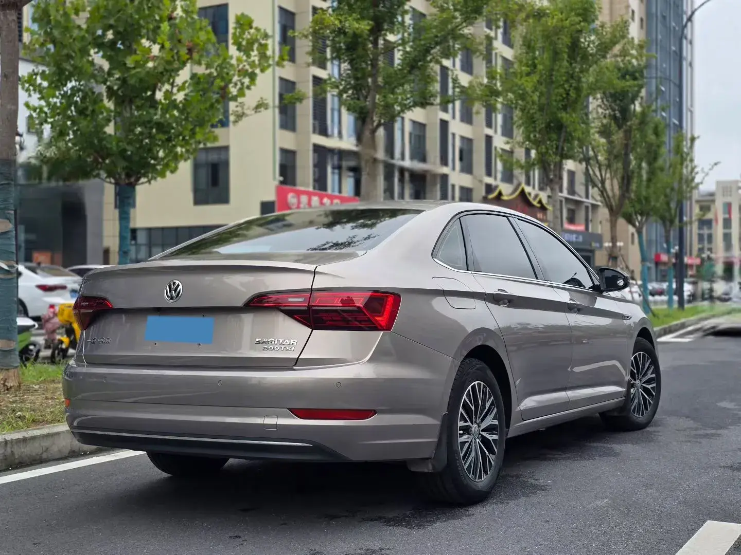 2020 VOLKSWAGEN SAGITAR thumbnail 3