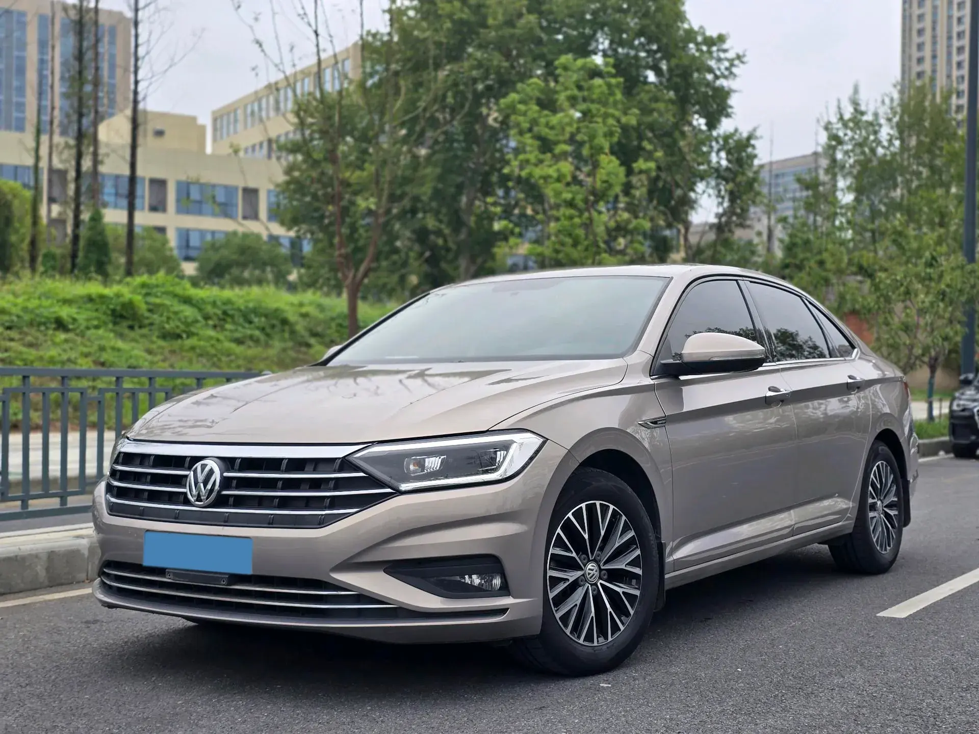 2020 VOLKSWAGEN SAGITAR view 1