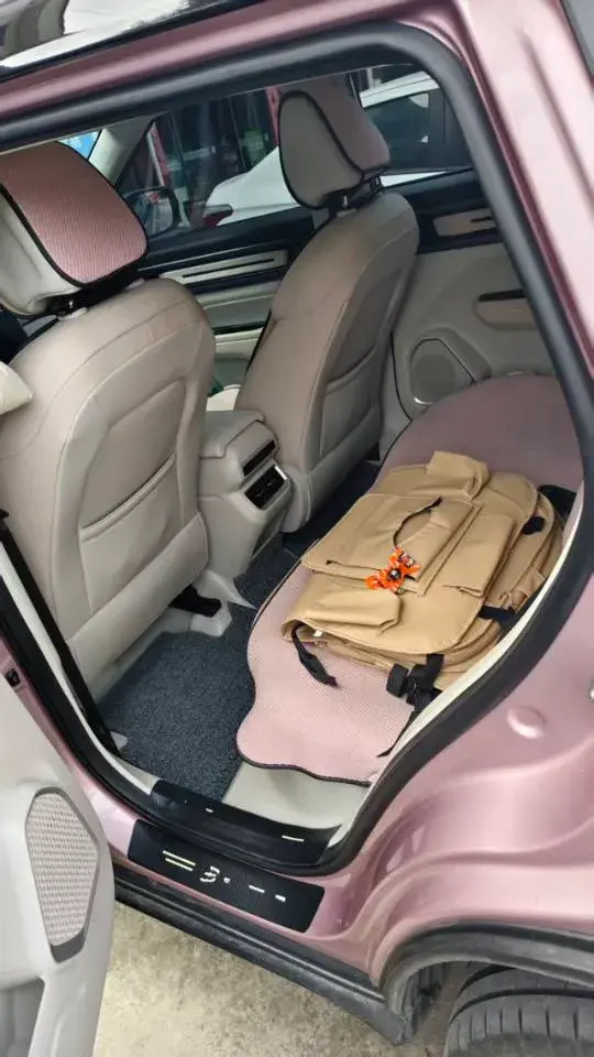 2023 GEELY ICON thumbnail 3